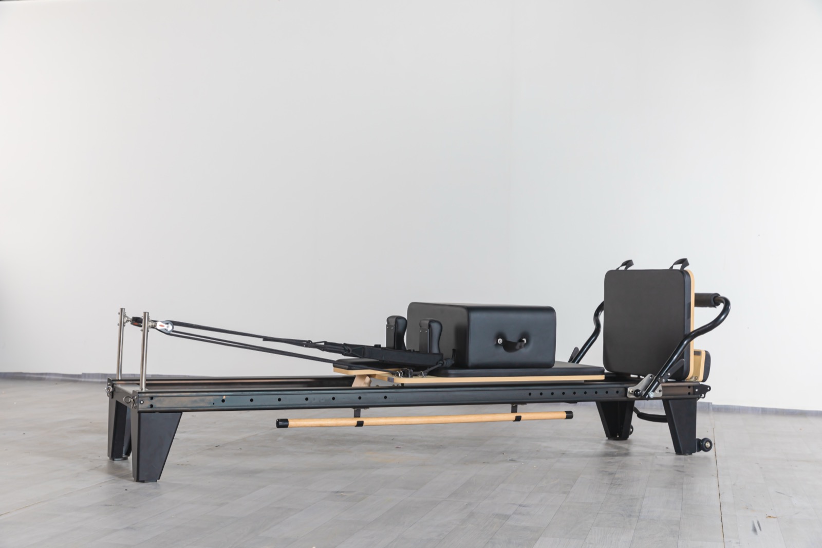LUMINA Y06-01 Elite Studio Reformer 상업용 필라테스 스튜디오용