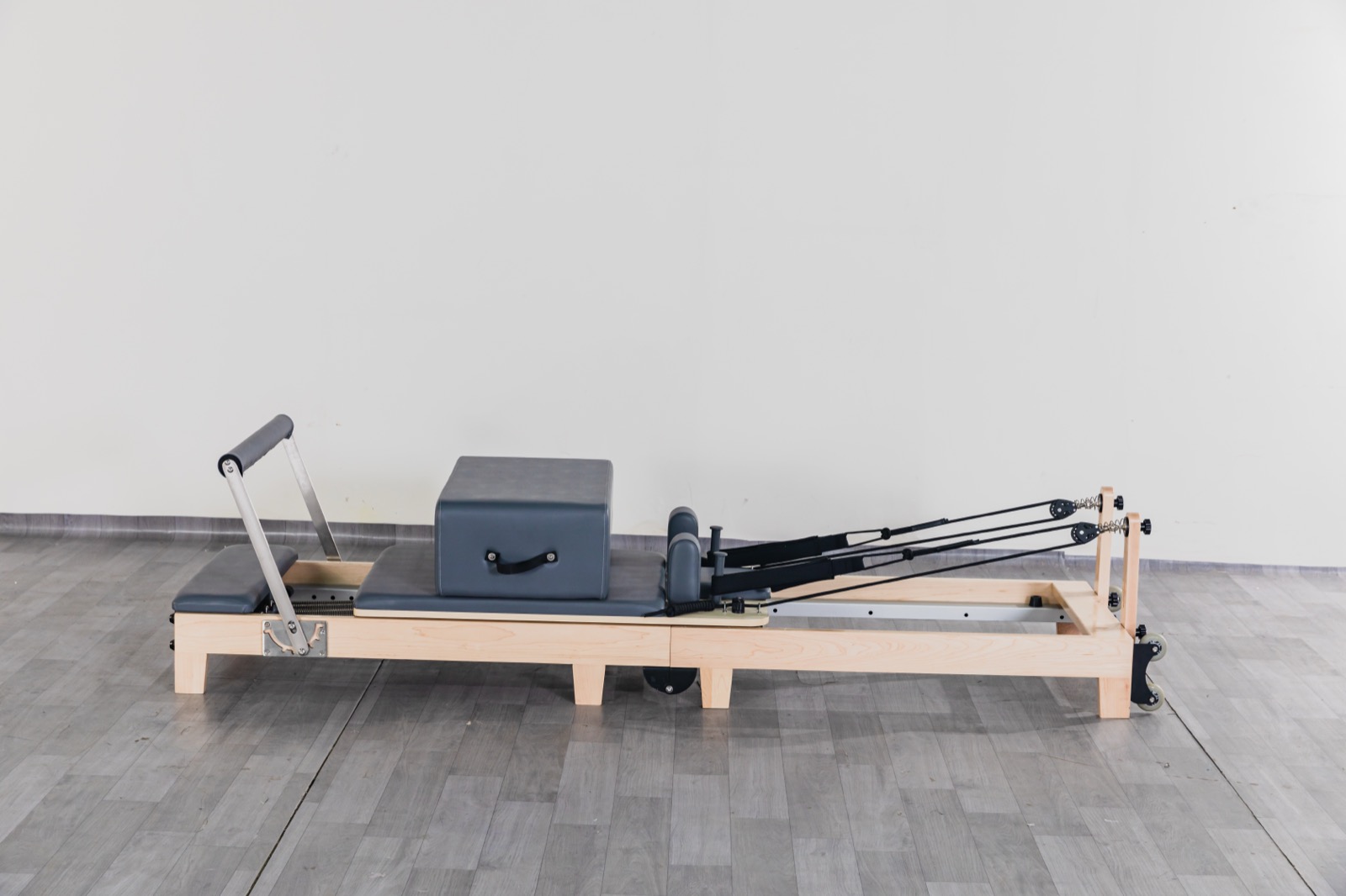 LUMINA Foldable Maple Reformer view 2