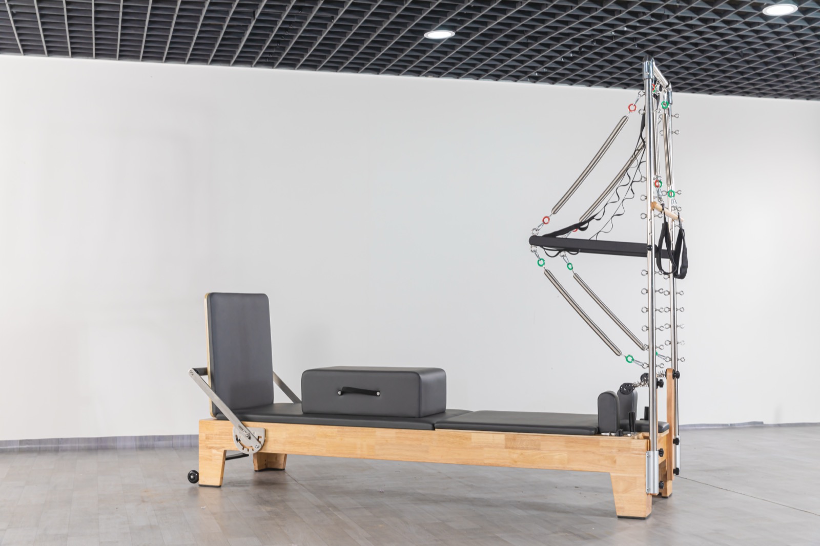 LUMINA Elite Oak Reformer With Tower view 4